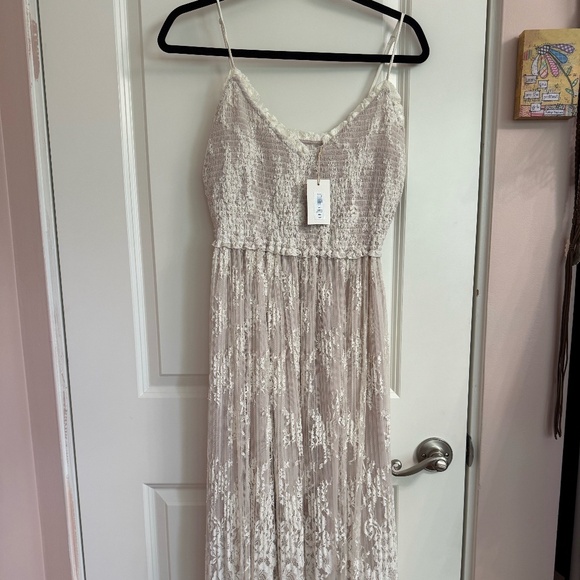 Aritzia Tuberose Dress - Picture 1 of 2